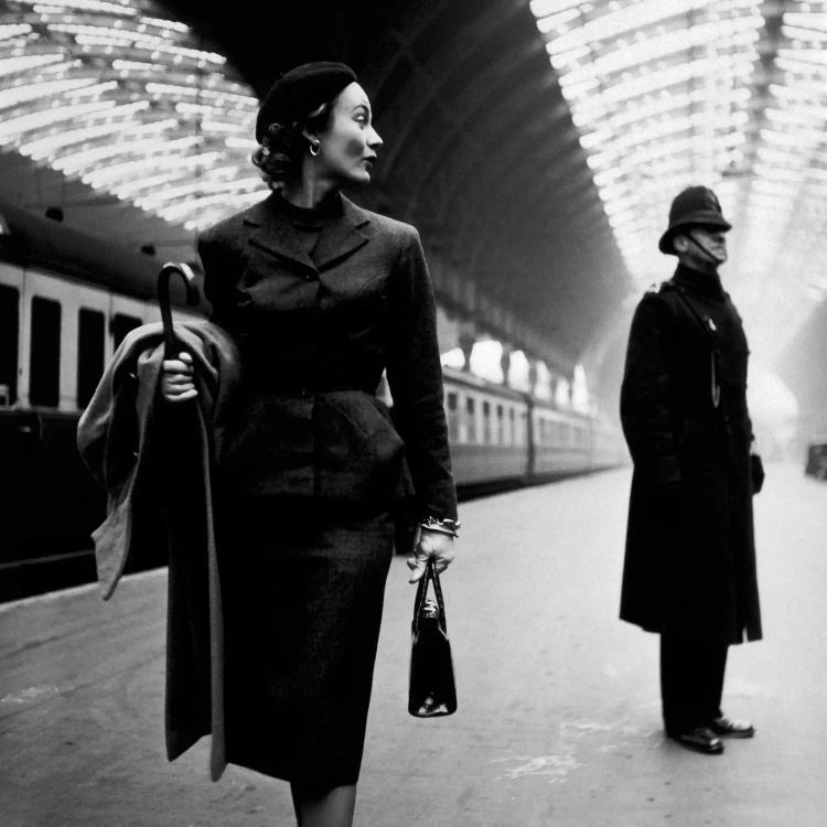 Lisa Fonssagrives at Paddington Station