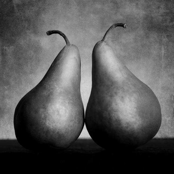 Still Life Photography: Peras enamoradas by Moises Levy