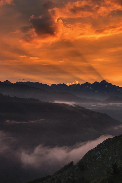 Last Rays Of Sun Upon The Mountains