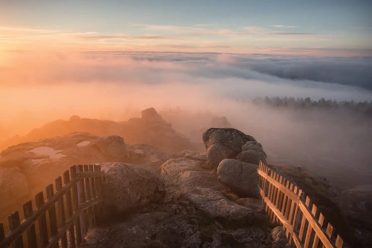 Path To The Sea Of Clouds