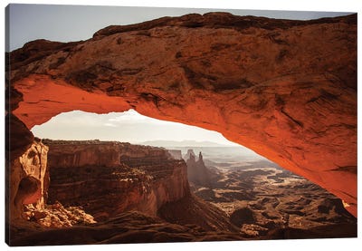 Mesa Arch - Canyonlands National Park - Utah Canvas Art Print
