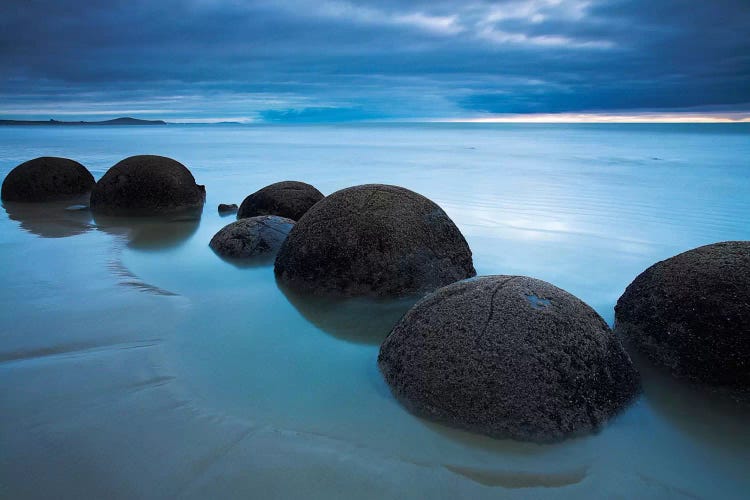 Orbs of Arai Te Uru