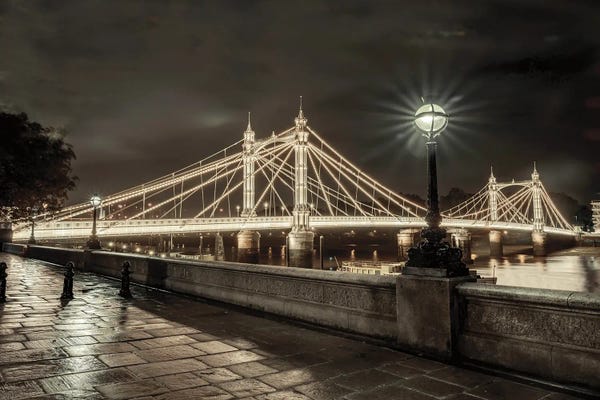 London: Albert Bridge II by Assaf Frank