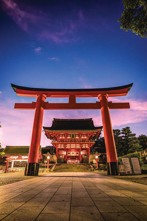 Japan Kyoto Fushimi Inari Taisha Thousand Gates Sunrise