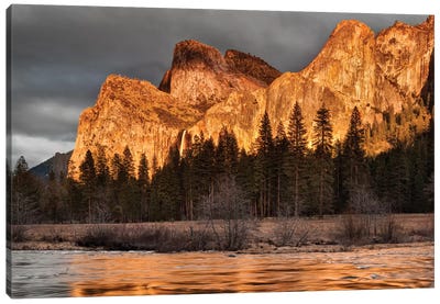 USA, California, Yosemite National Park, Bridalveil Falls at sunset I Canvas Art Print