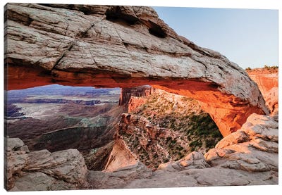 Mesa Arch on the Island in the Sky, Canyonlands National Park, Utah, USA Canvas Art Print - Canyon Art
