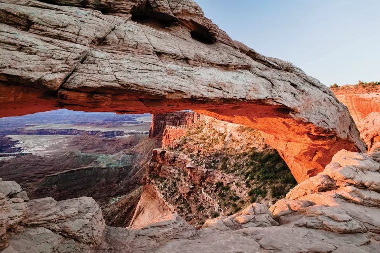 Mesa Arch on the Island in the Sky, Canyonlands National Park, Utah, USA