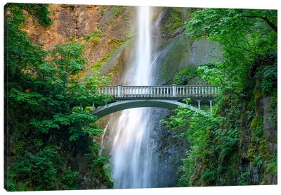 Multnomah Falls In Oregon Canvas Art Print - Waterfall Art