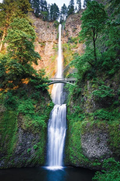 Large Photography - Canvas Prints: Multnomah Falls by Steve Berkley