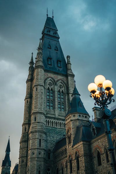 Ontario: Centre Block, Ottawa by Jon Bilous