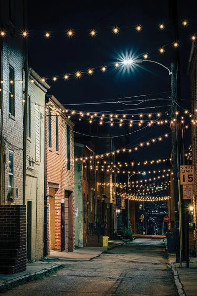 Travel Journal: Chapel Street Strings by Jon Bilous