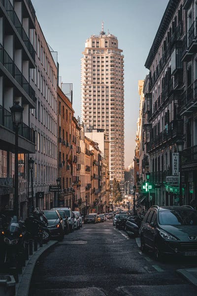Community Of Madrid: Edificio Espaa II by Jon Bilous