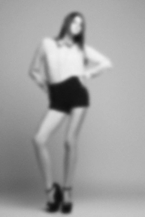 Blurred Posant