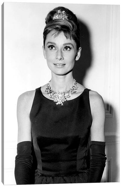 Diamants sur canape Breakfast at Tiffany's de BlakeEdwards avec Audrey Hepburn 1961  Canvas Art Print - Vintage & Retro Photography