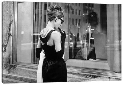 Diamants sur canape Breakfast at Tiffany's de BlakeEdwards avec Audrey Hepburn 1961  Canvas Art Print - Black & White Photography