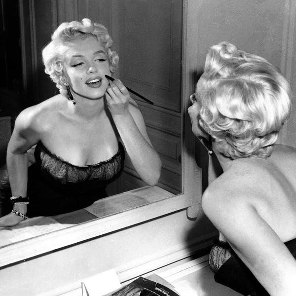 Vintage & Retro Photography: On The Set, Marilyn Monroe by Rue Des Archives