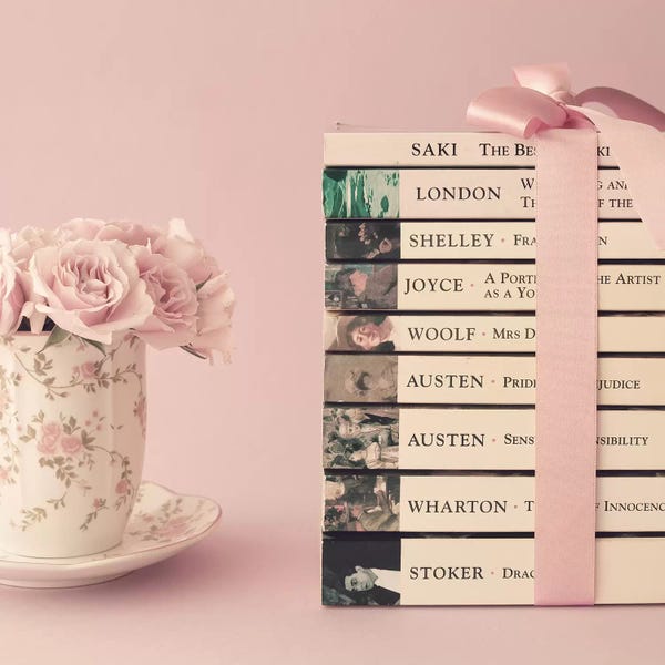 Books: Penguin Books by Caroline Mint