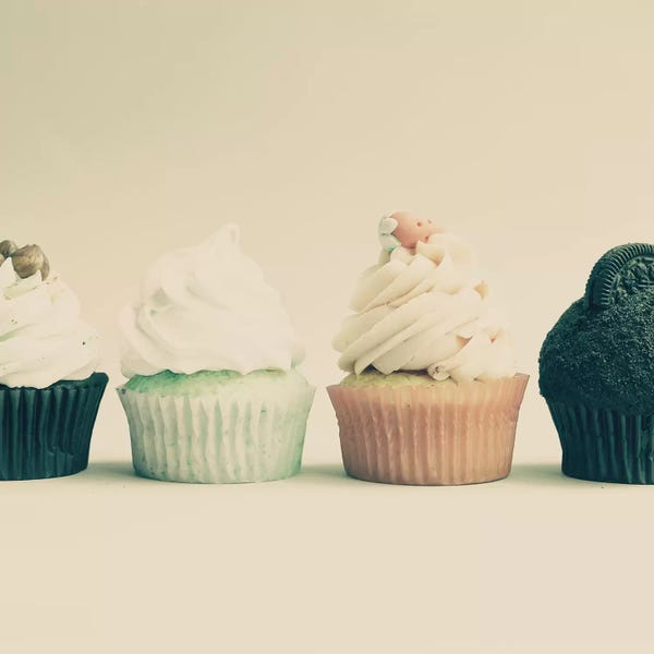 Caroline Mint: Retro Cupcakes by Caroline Mint