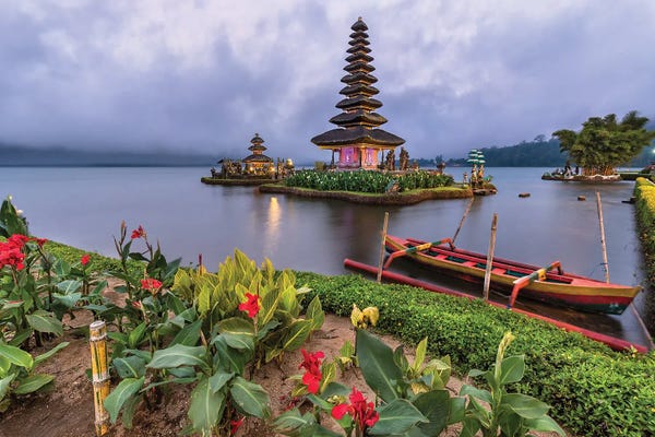 Chano Sánchez: Floating On The Lake (Bali, Indonesia) by Chano Sánchez