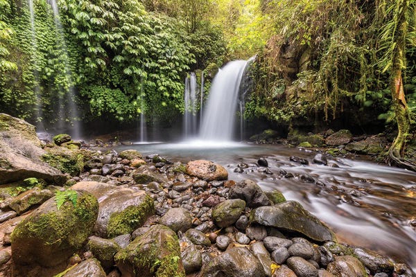 Waterfalls: Green Corner (Bali, Indonesia) by Chano Sánchez