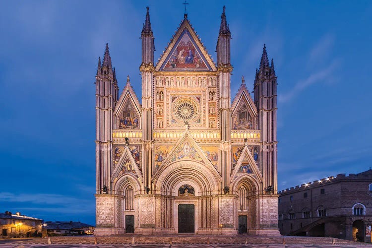 Radiant Facade (Orvieto, Italy)