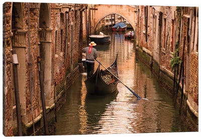 The Gondolier (Venice, Italy) Canvas Art Print - Chano Sanchez