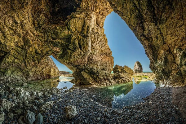 Chad Powell: The Caves Of Freshwater Bay by Chad Powell