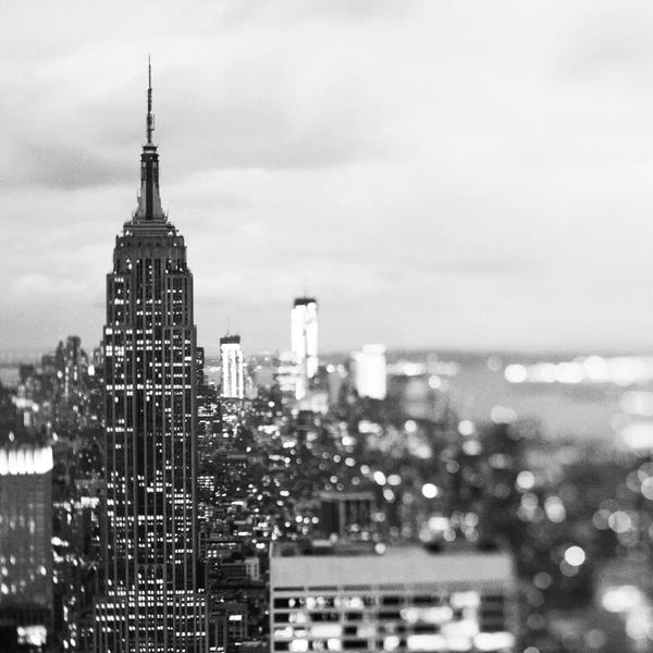 Manhattan: New York Noir by Chelsea Victoria