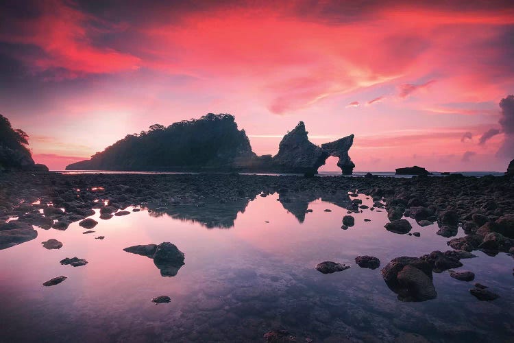 Dragon Rocks - Bali by Cuma Çevik wall art
