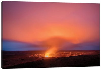 Kīlauea Volcano Glows Canvas Art Print - The Big Island (Island of Hawai'i)