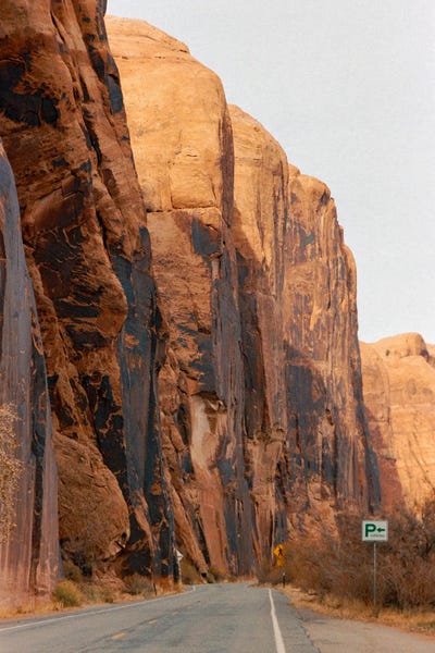 Cliffs: Parking by Daniel Garcia