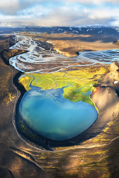 Golden Sunlight In The Highlands Of Iceland