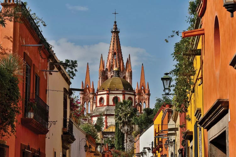 San Miguel De Allende, Mexico. Ornate Parroquia de San Miguel Archangel.