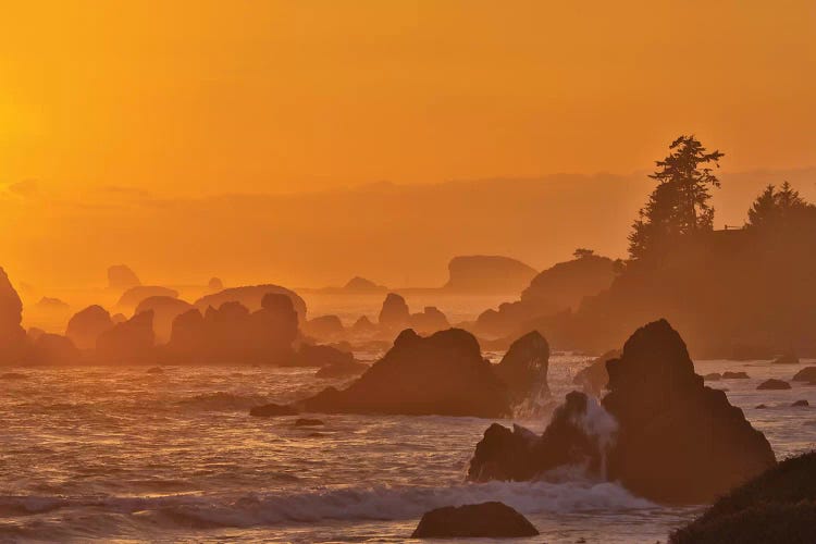 Sunset And Sea Stacks Along The Northern California Coastline, Crescent City