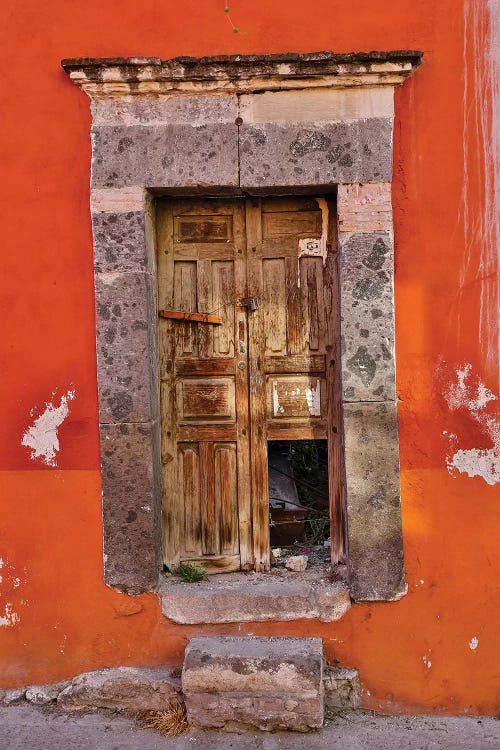 San Miguel De Allende, Mexico. Colorful buildings and doorways