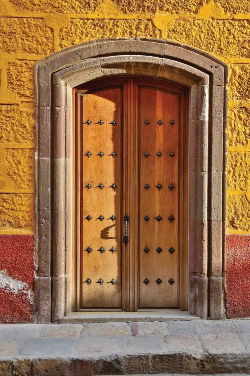 San Miguel De Allende, Mexico. Colorful buildings and doorways