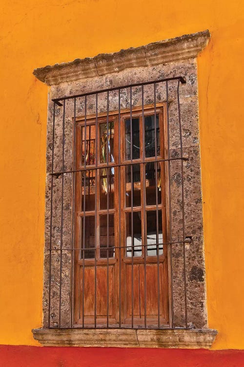 San Miguel De Allende, Mexico. Colorful buildings and windows