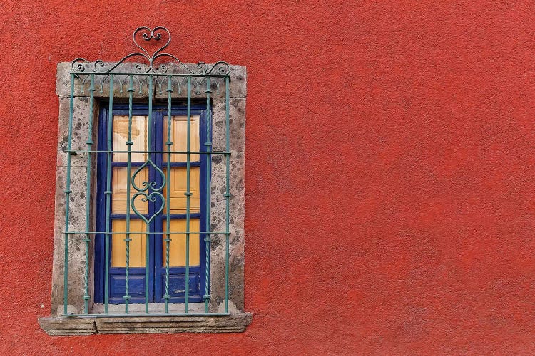 San Miguel De Allende, Mexico. Colorful buildings and windows