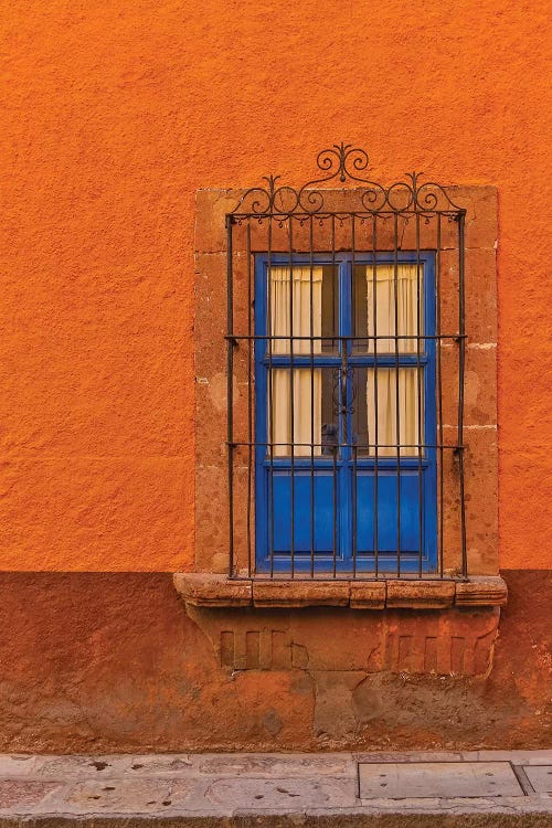 San Miguel De Allende, Mexico. Colorful buildings and windows