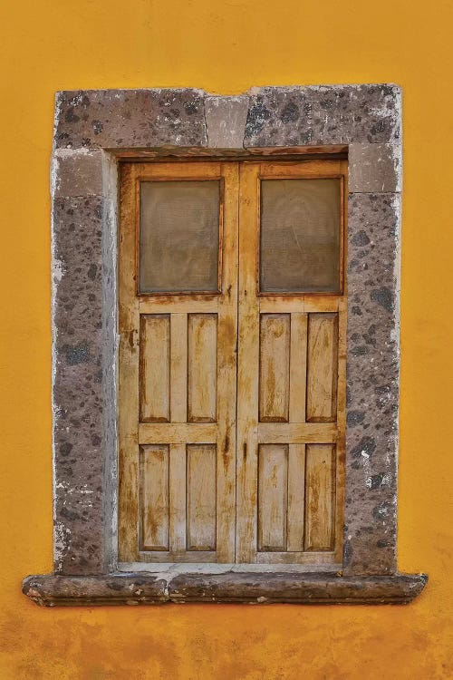 San Miguel De Allende, Mexico. Colorful buildings and windows