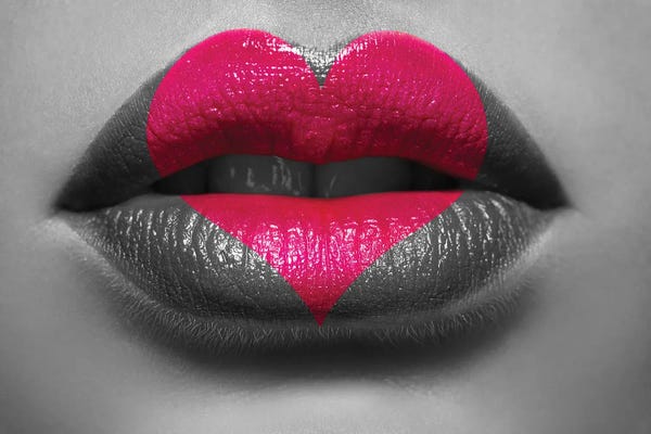 DepositPhotos: Pattern In Shape Of Heart On Lips by ponomarencko