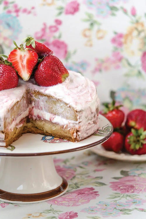 Cake With Cream And Strawberries