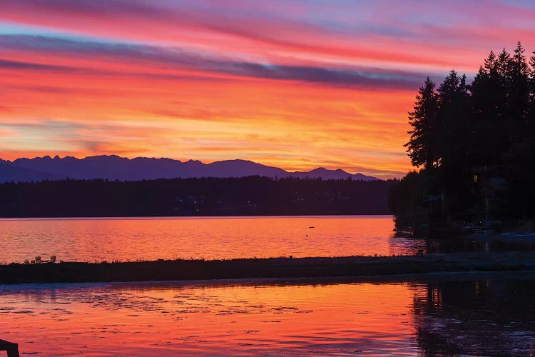 Vibrant Sunset, Kitsap Peninsula, Washington, USA