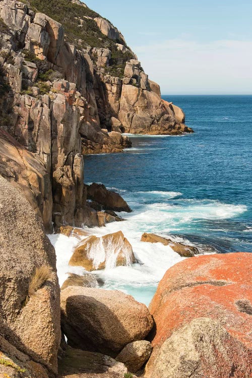 Australia, Tasmania, Maria Island. Haunted Bay. Dramatic lichen patterns on granite bluffs