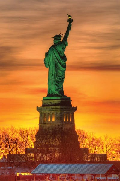 Statue Of Liberty: Welcome In by David Gardiner