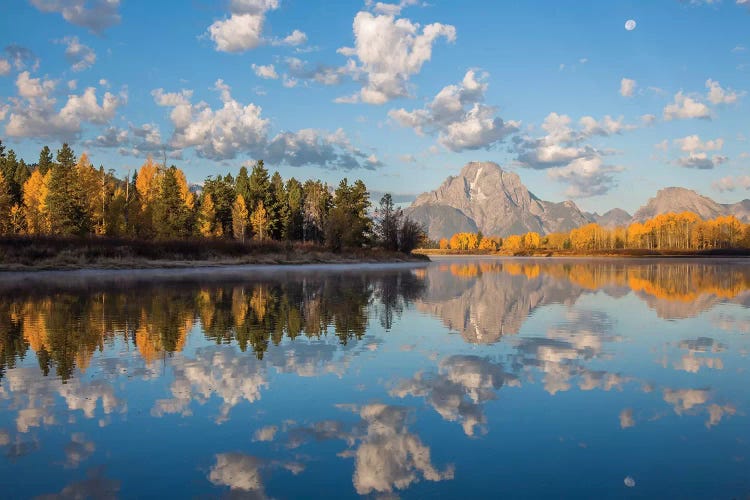 USA, Wyoming, Grand Teton National Park, Mt. Moran along the Snake River in autumn I