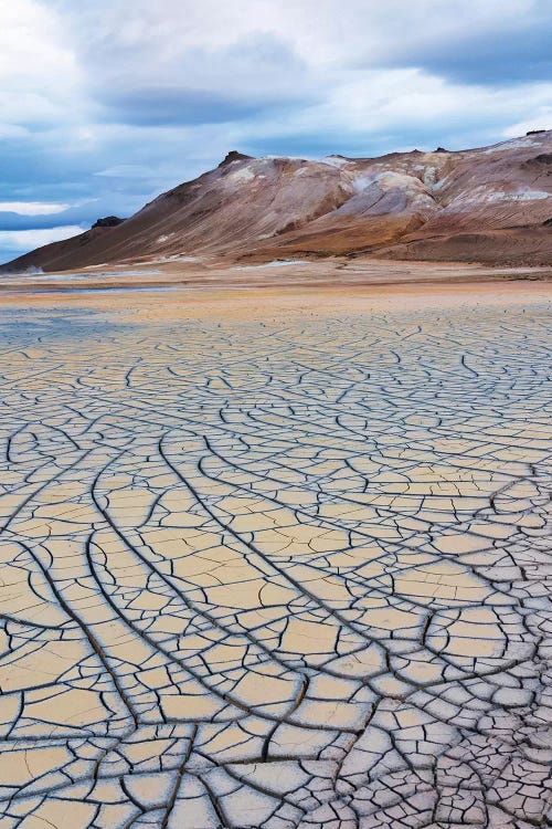 Iceland, Lake Myvatn District, Hverir Geothermal Area, Mud Flats. Patterns Of Drying Mud Near The Geothermal Area.