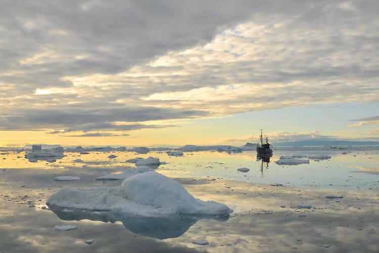 Fisher Boat And Icebergs - Greenland