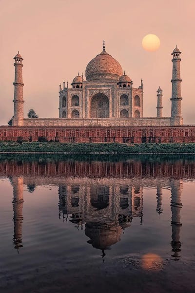 Taj Mahal: Taj Mahal Sunset by Manjik Pictures