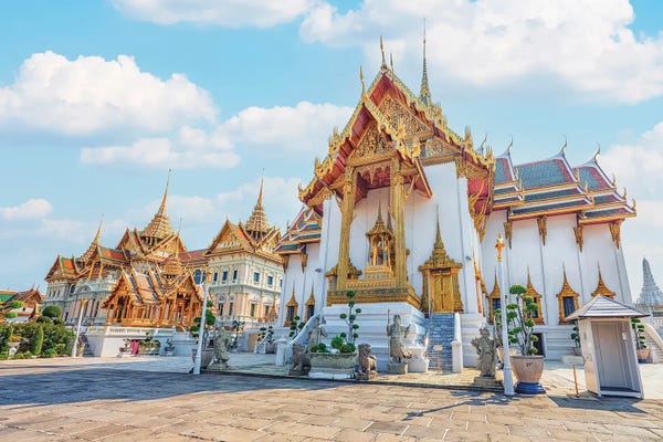 The Grand Palace: The Royal Grand Palace by Manjik Pictures
